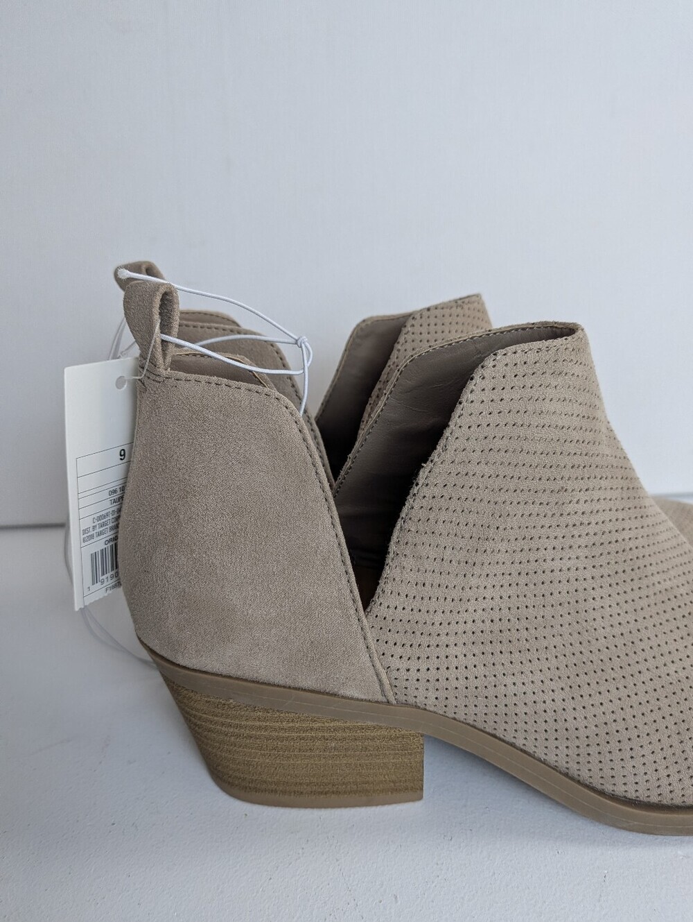 New Universal Thread Women's Cari Slip-On Cut Out Ankle Bootie Taupe Size 9 Boho - Picture 2 of 7